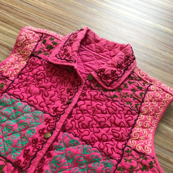 Quilted Vest with All Over Embroidery Design Pink with Pockets Size M/L - Picture 5 of 6